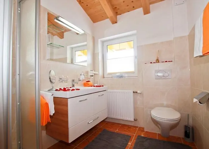 Apart Anna Наудерс