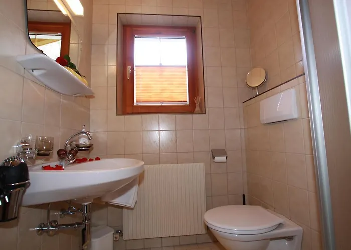 Apart Anna Наудерс